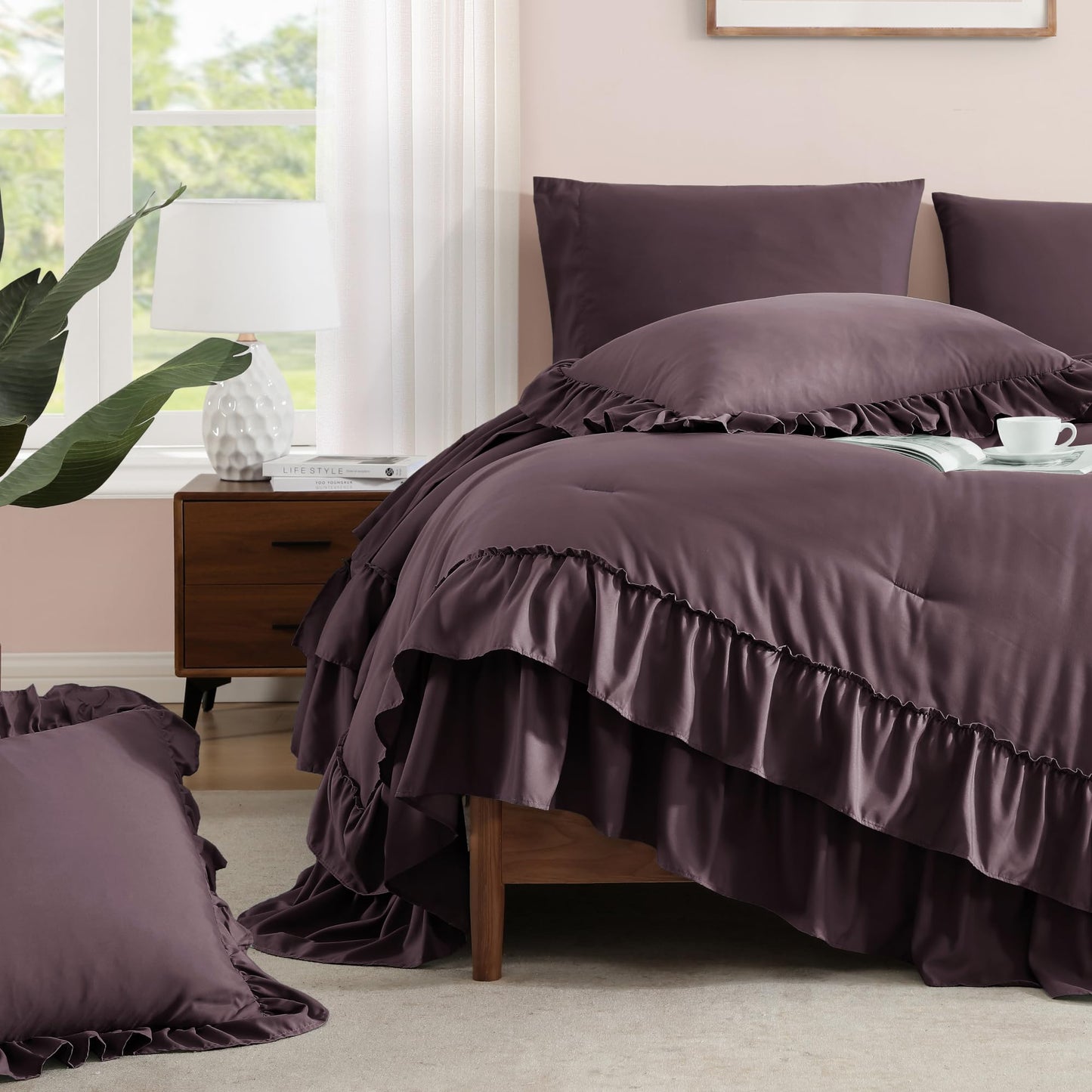 AMBERSPACE Ruffle Comforter Set — Soft Pink, Queen