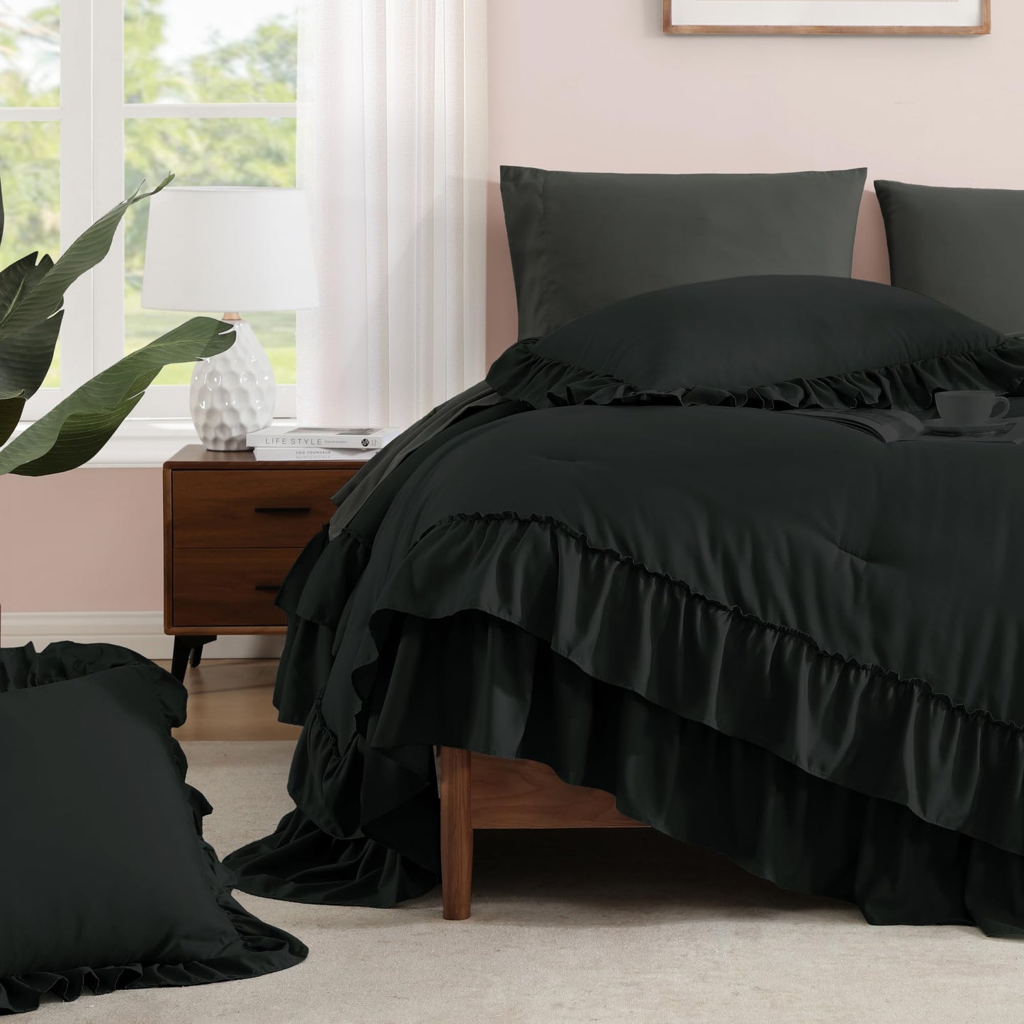 AMBERSPACE Ruffle Comforter Set — Soft Pink, Queen