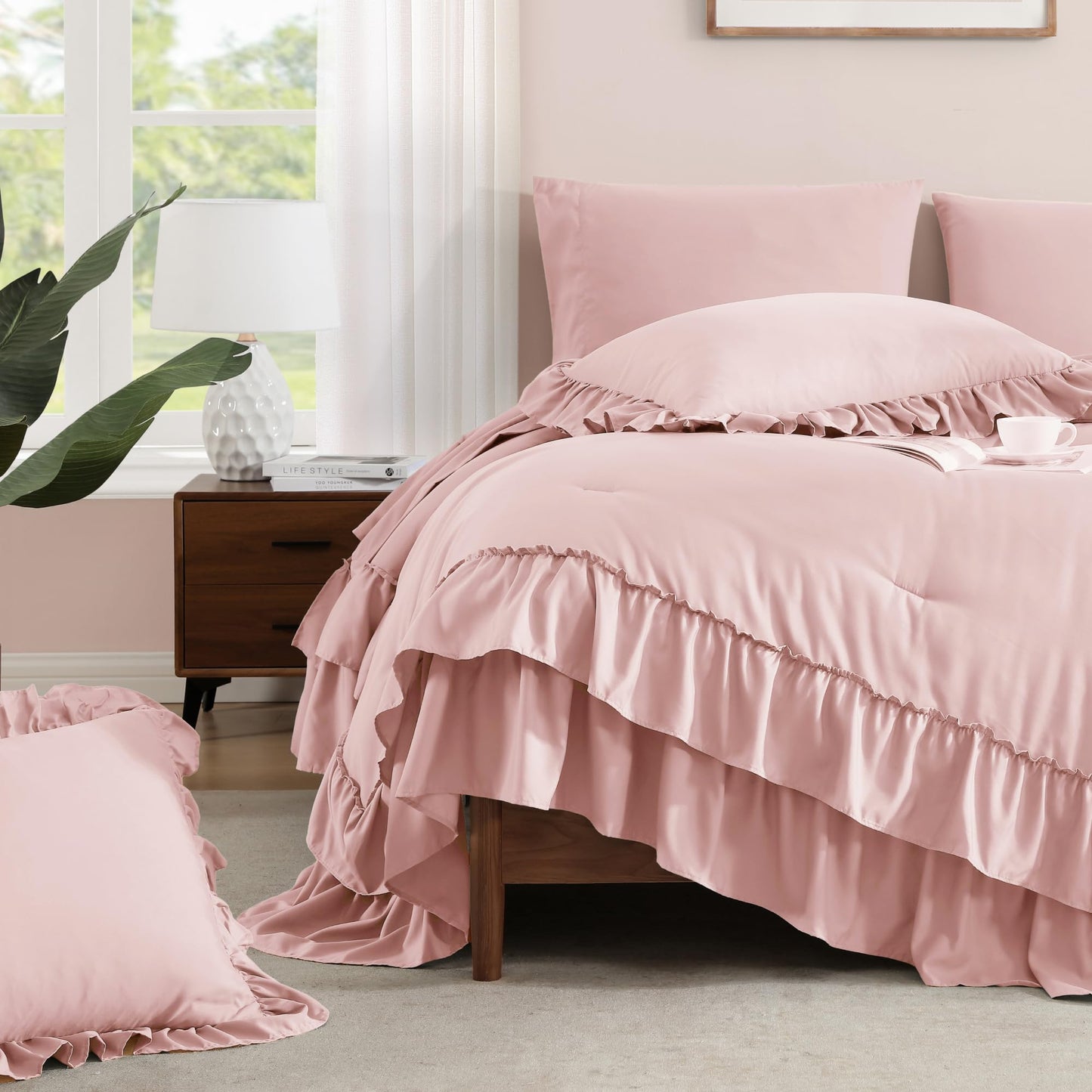 AMBERSPACE Ruffle Comforter Set — Soft Pink, Queen