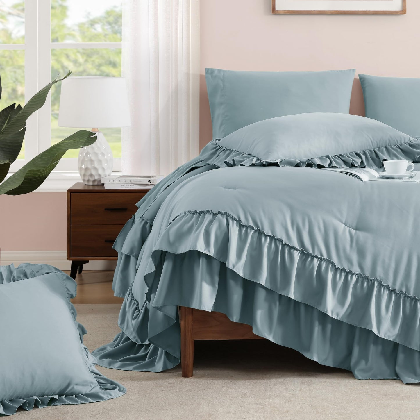 AMBERSPACE Ruffle Comforter Set — Soft Pink, Queen